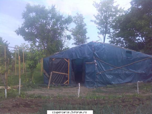 stefan, aceste doua se numesc solarii si nu corturi! este o diferenta de mare pentru de bureti prin